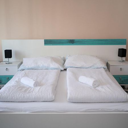 Milan House Apartman Arad Kültér fotó