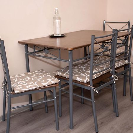 Milan House Apartman Arad Kültér fotó