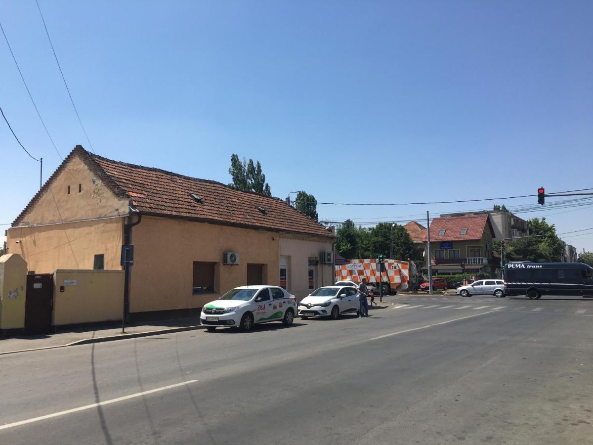Milan House Apartman Arad Kültér fotó