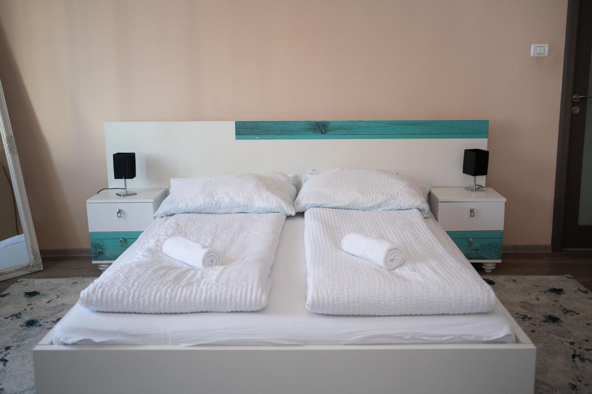 Milan House Apartman Arad Kültér fotó