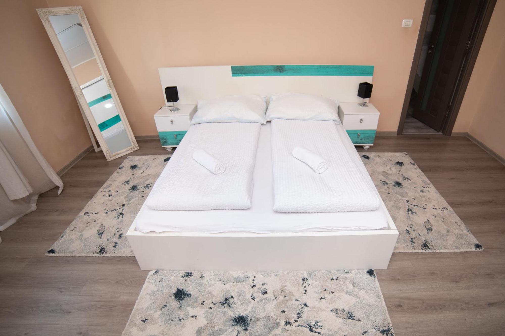 Milan House Apartman Arad Kültér fotó